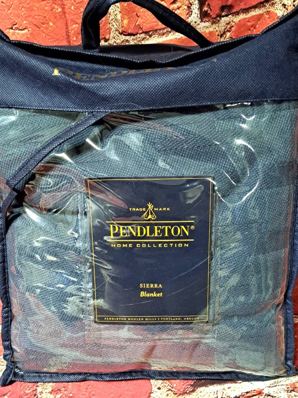 PENDLETON SIERRA KING SIZE BLANKET NEW IN BAG HOME COLLECTION DARK GREY
